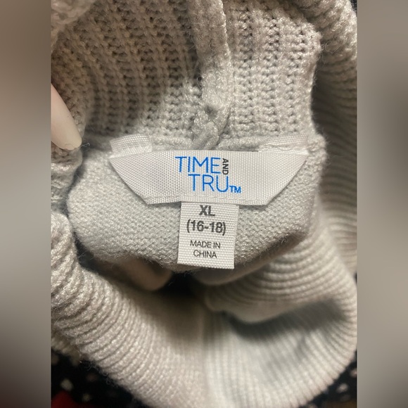 Time & Tru Turtleneck light Grey Sweater- size xl - Picture 5 of 8